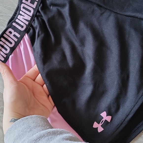 Under Armour short - Picture 2 of 4
